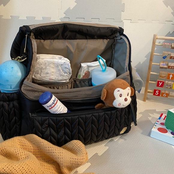 Happ brand Quilted Baby diaper Bag - Picture 2 of 3